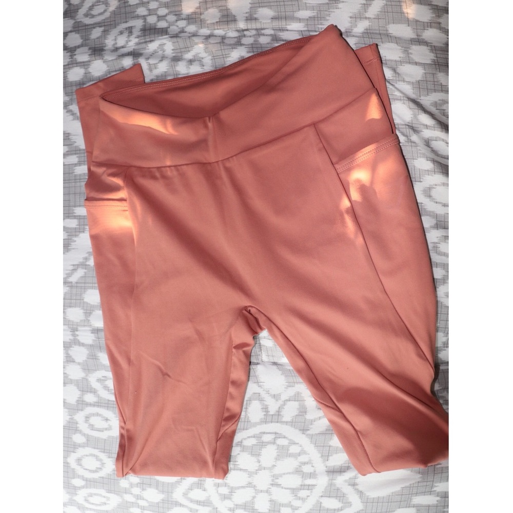 NWOT. Gym shark leggings. New never worn.